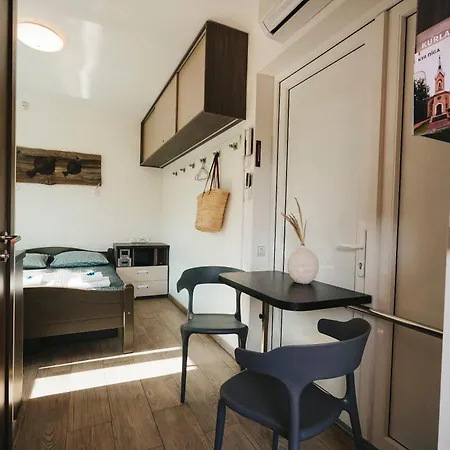 Seaside Studio Apartment The Red Fish Apsuciems Exterior photo